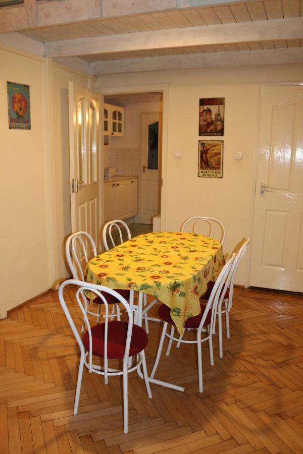 Rockstar Suite In Ruin Quarter Budapest Eksteriør bilde